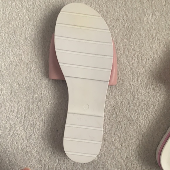 Brand new Seychelles slip on sandal - Picture 4 of 5